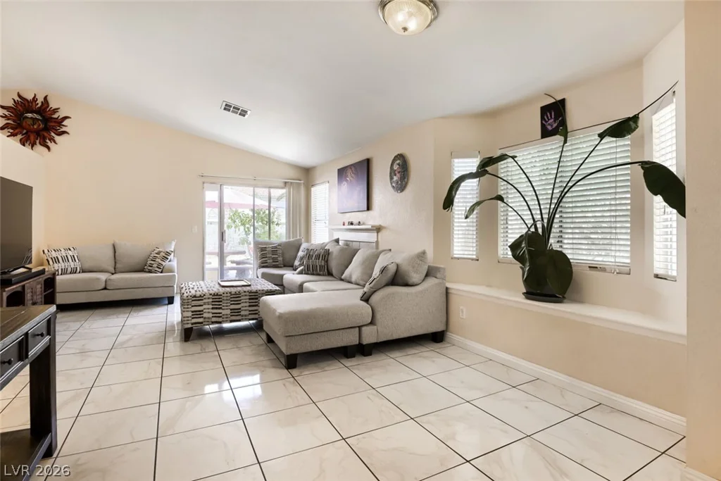 7099 Shadow Crest, Las Vegas, NV 89119
