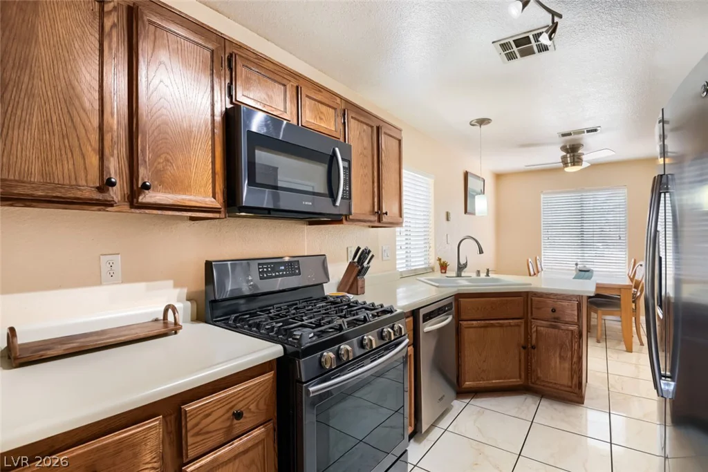 7099 Shadow Crest, Las Vegas, NV 89119