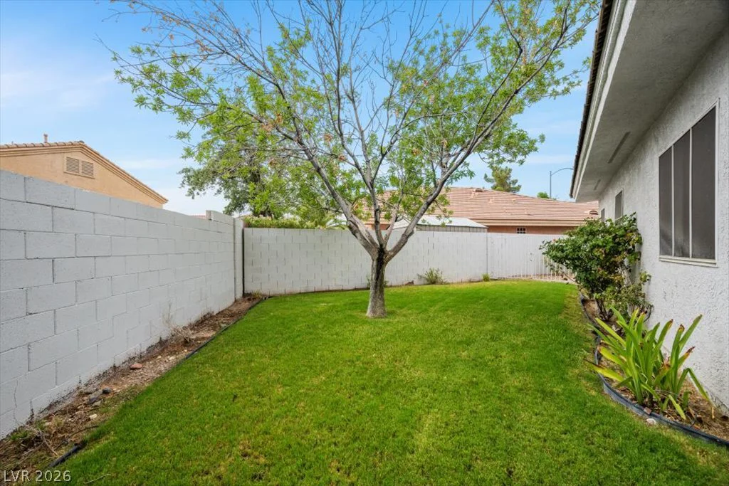 8205 Rocky Bluff, Las Vegas, NV 89129