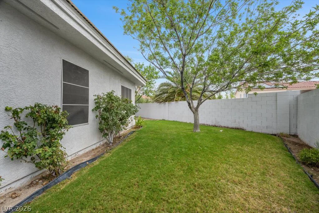 8205 Rocky Bluff, Las Vegas, NV 89129