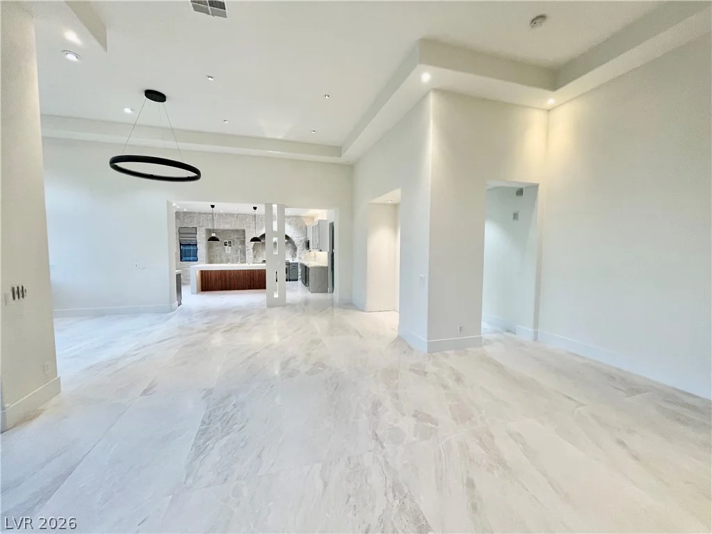 2577 Red Arrow, Las Vegas, NV 89135