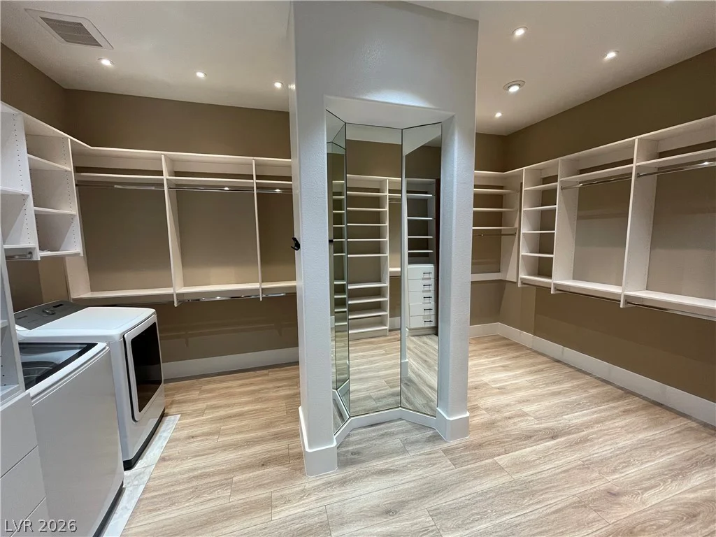 2577 Red Arrow, Las Vegas, NV 89135