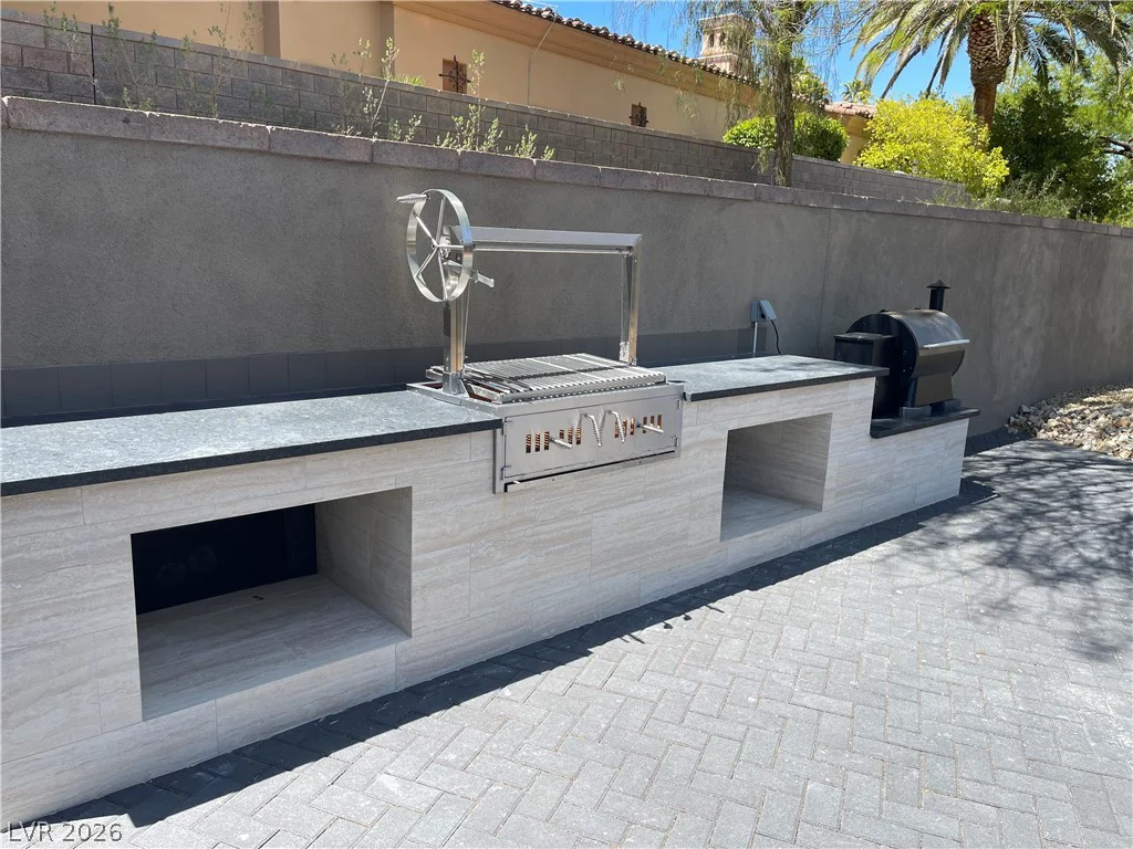 2577 Red Arrow, Las Vegas, NV 89135