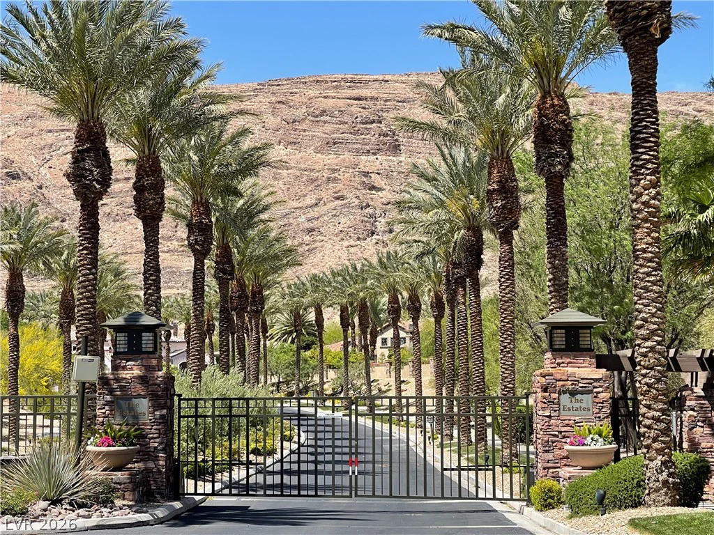 2577 Red Arrow, Las Vegas, NV 89135