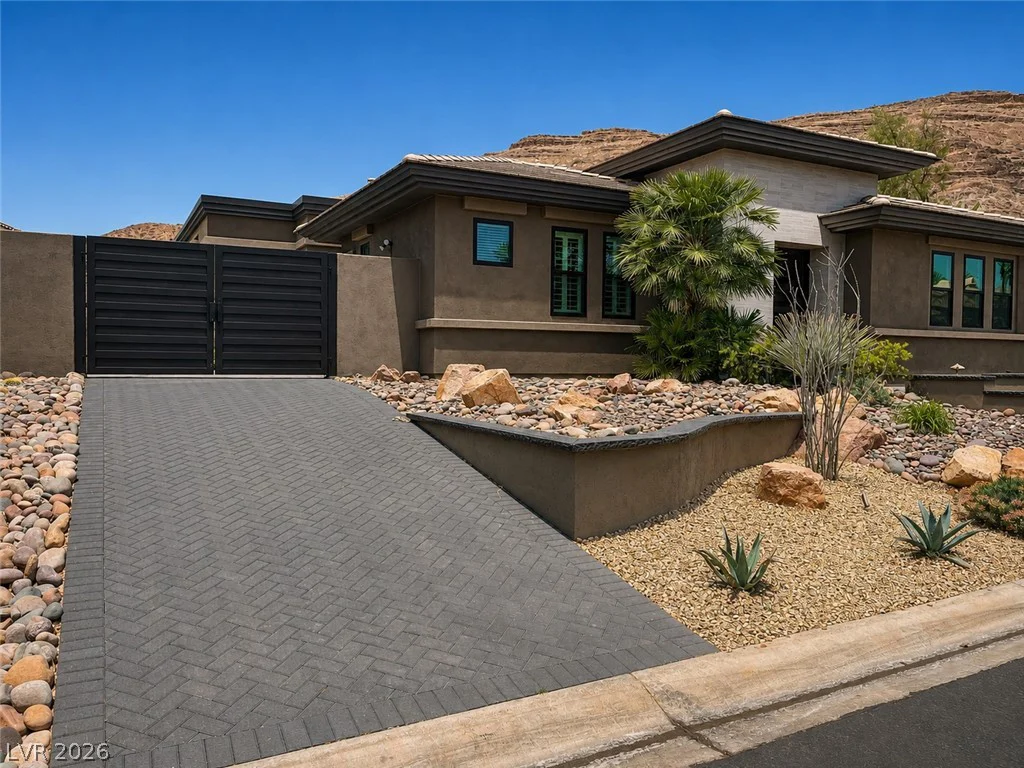 2577 Red Arrow, Las Vegas, NV 89135