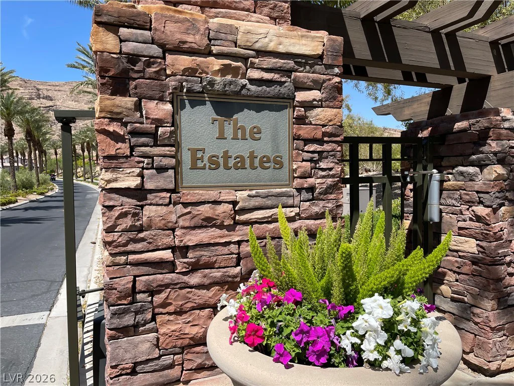 2577 Red Arrow, Las Vegas, NV 89135
