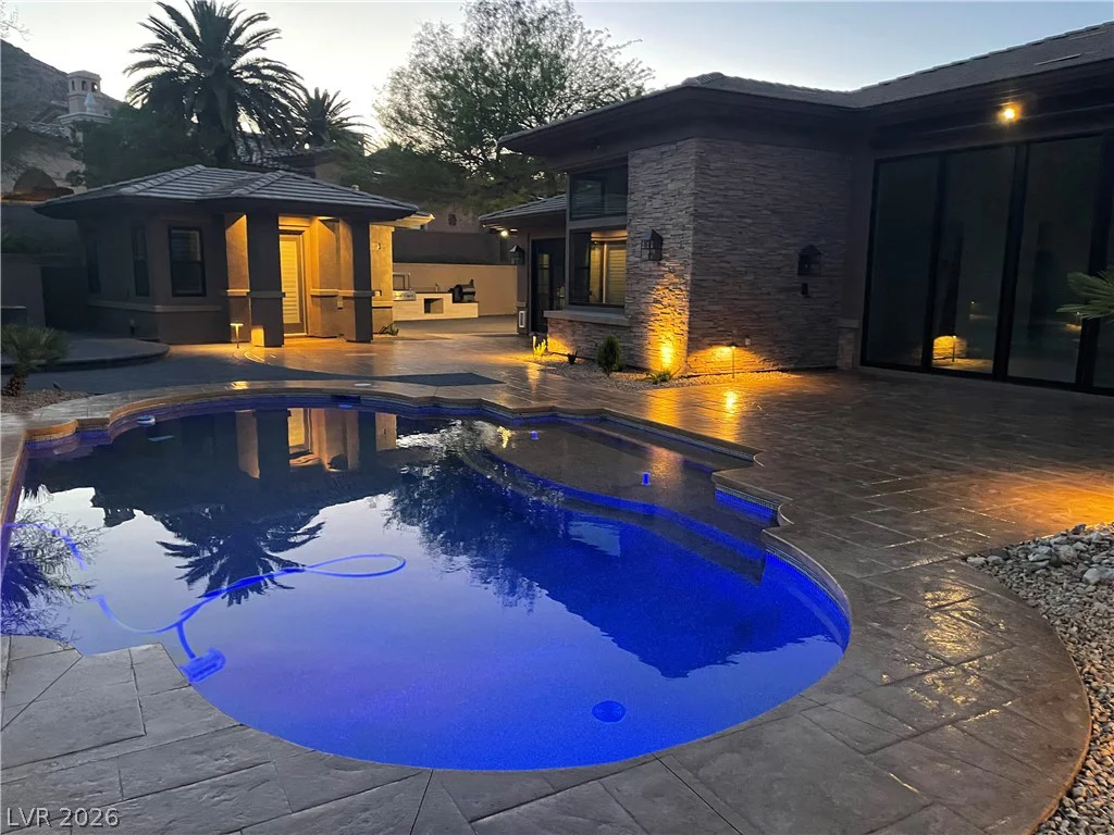 2577 Red Arrow, Las Vegas, NV 89135
