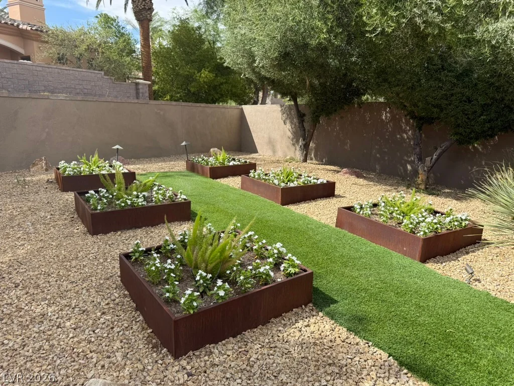 2577 Red Arrow, Las Vegas, NV 89135