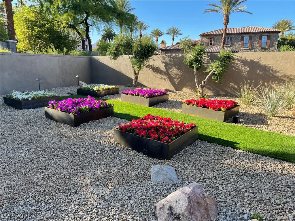 2577 Red Arrow, Las Vegas, NV 89135