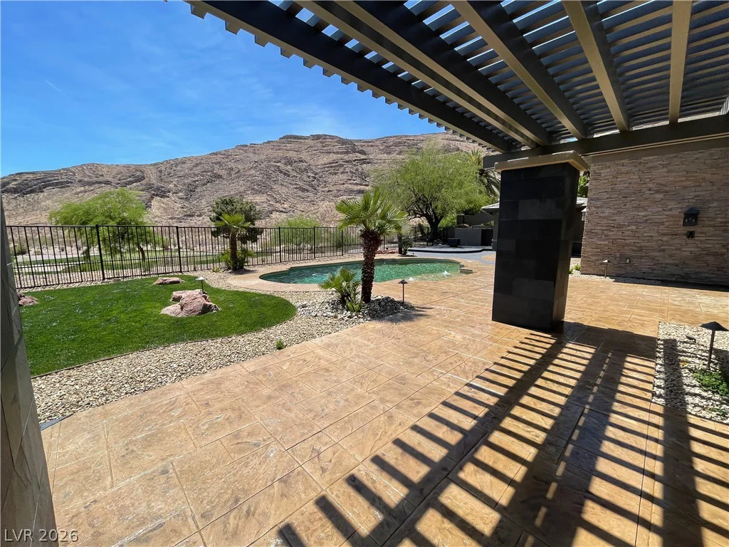 2577 Red Arrow, Las Vegas, NV 89135