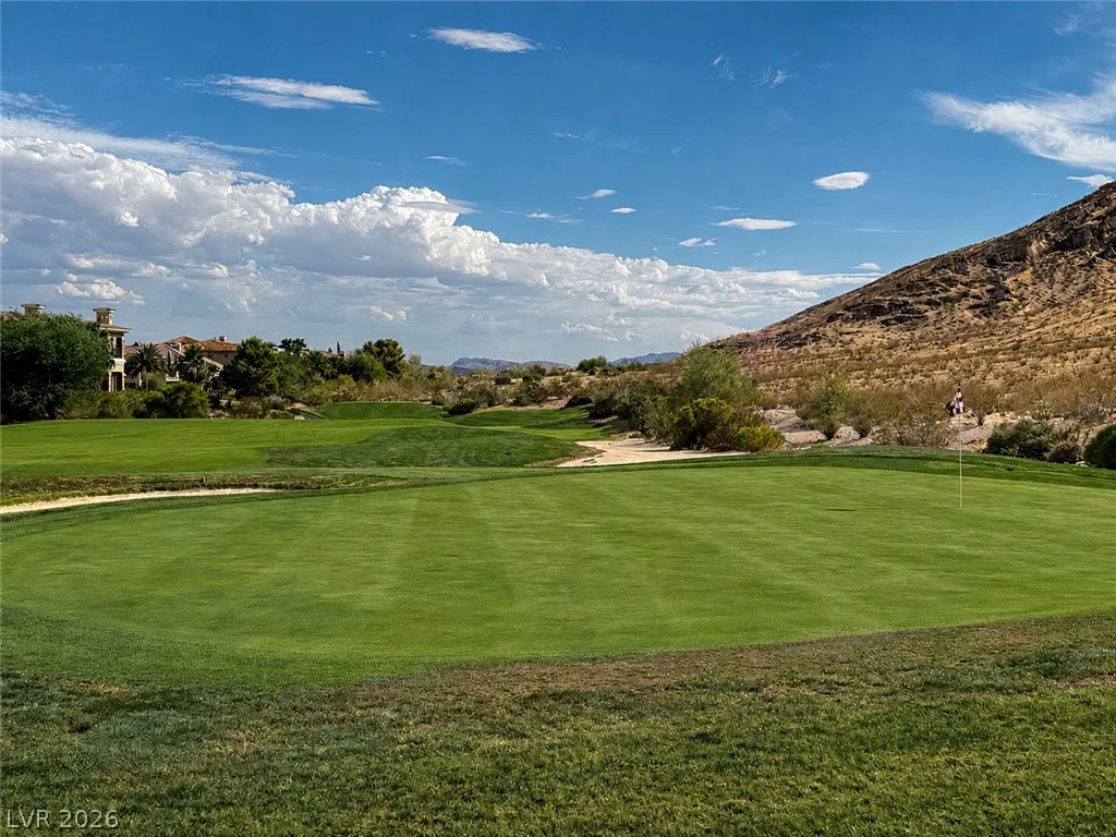 2577 Red Arrow, Las Vegas, NV 89135