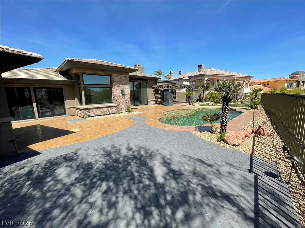 2577 Red Arrow, Las Vegas, NV 89135