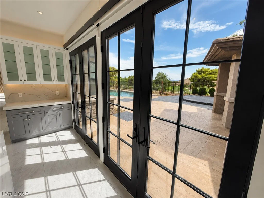 2577 Red Arrow, Las Vegas, NV 89135