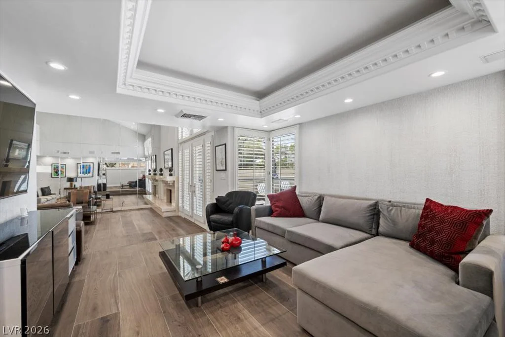 820 Pinehurst, Las Vegas, NV 89109