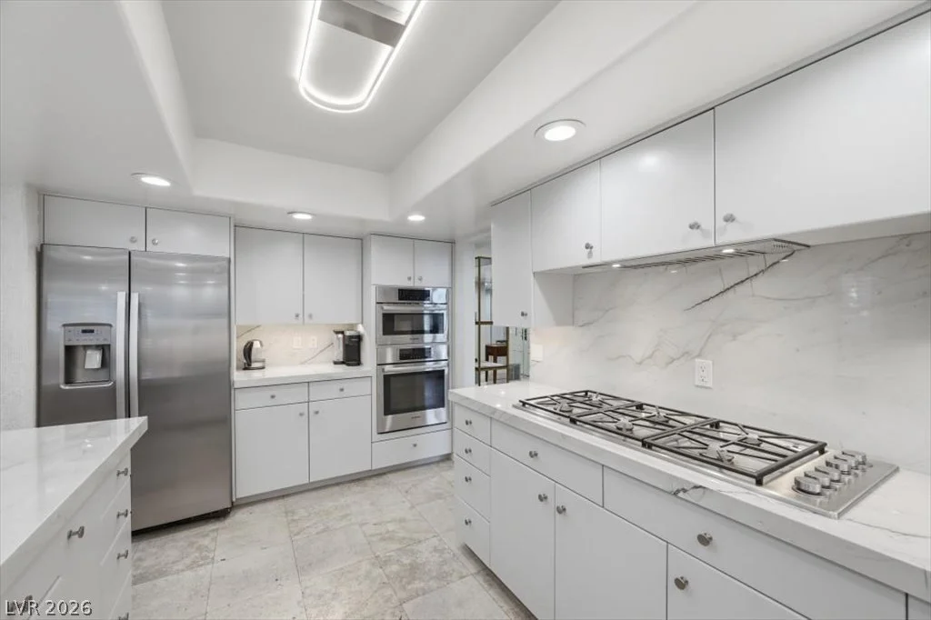 820 Pinehurst, Las Vegas, NV 89109