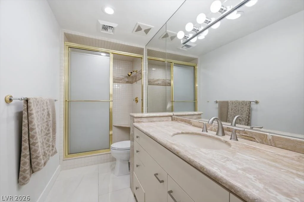 820 Pinehurst, Las Vegas, NV 89109