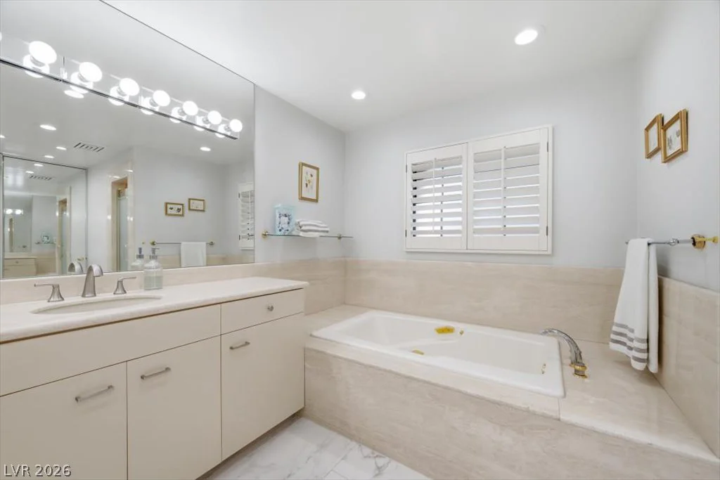 820 Pinehurst, Las Vegas, NV 89109