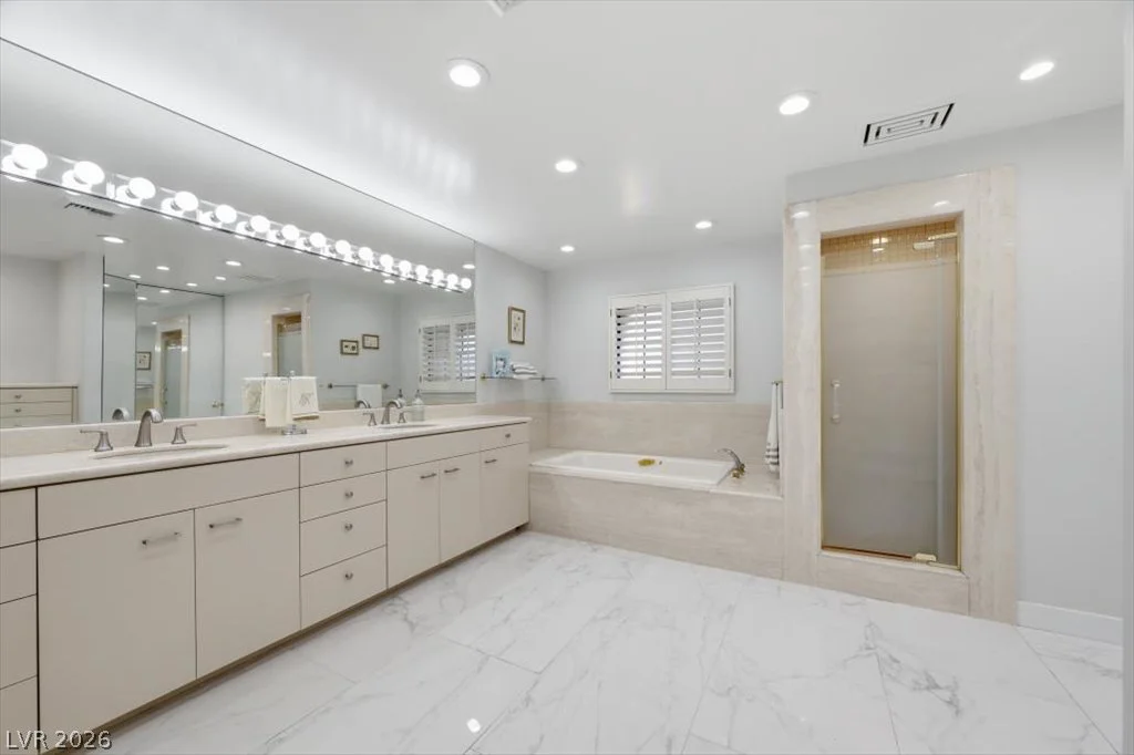 820 Pinehurst, Las Vegas, NV 89109