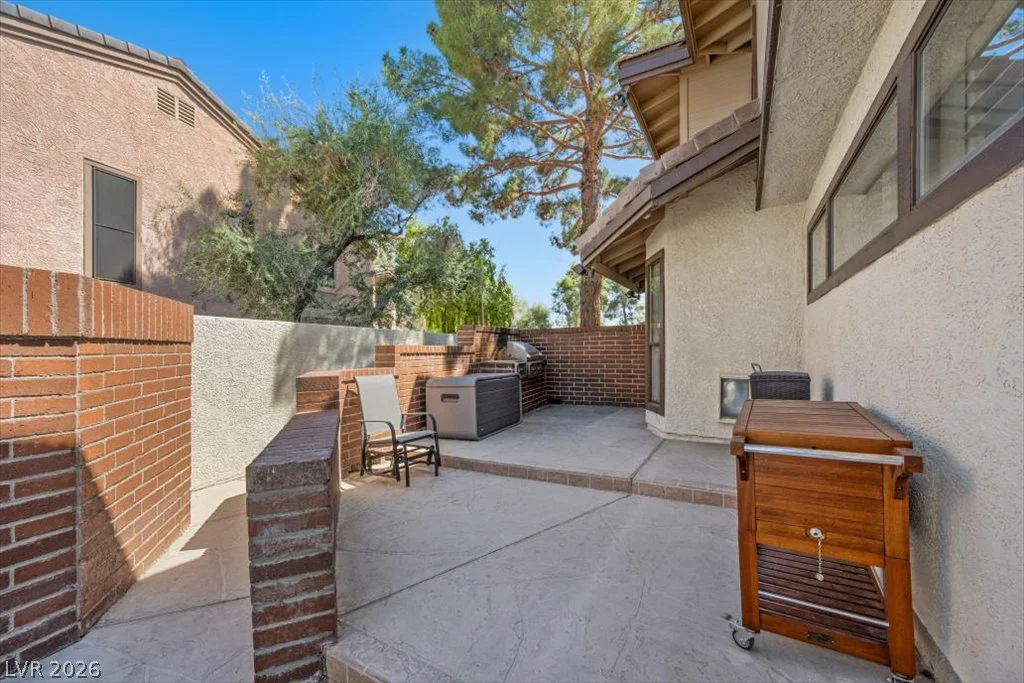 820 Pinehurst, Las Vegas, NV 89109