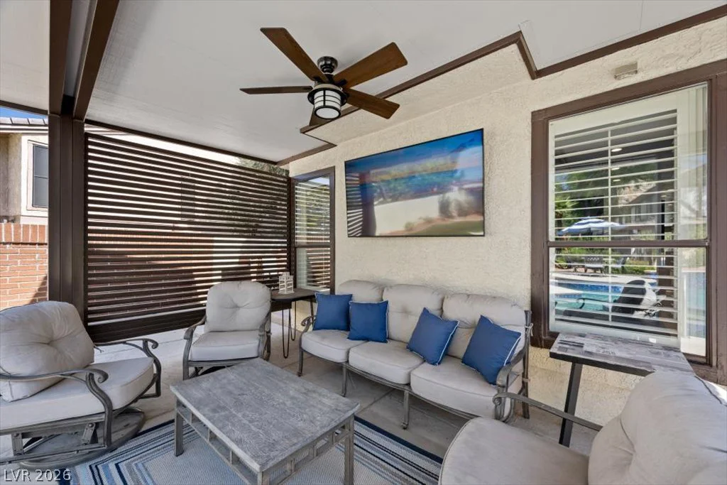 820 Pinehurst, Las Vegas, NV 89109