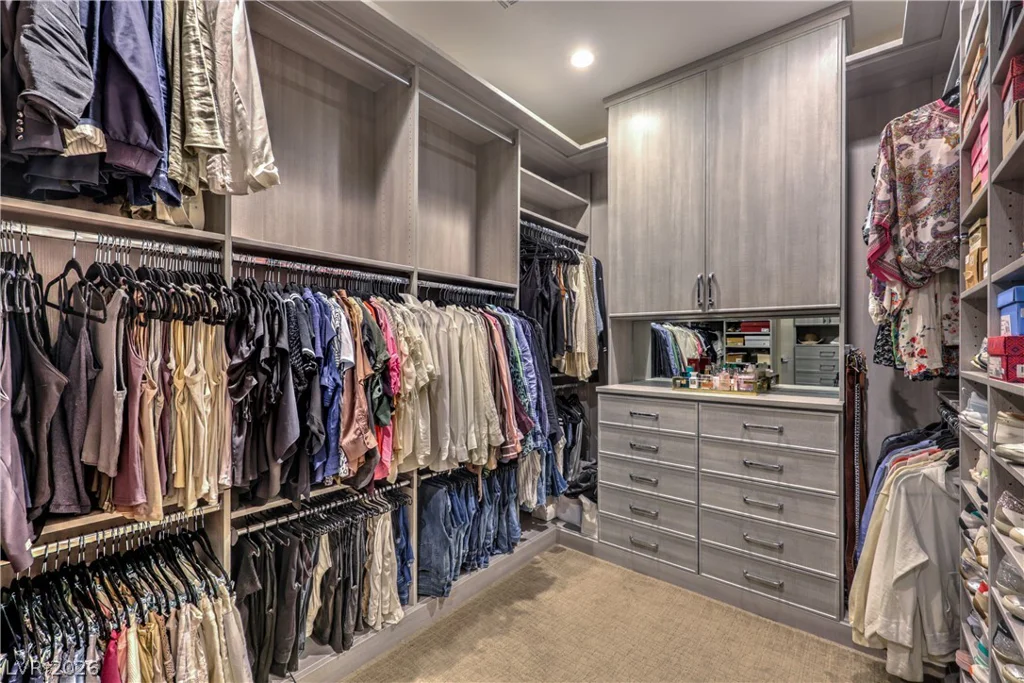6842 Regency Crest, Las Vegas, NV 89148