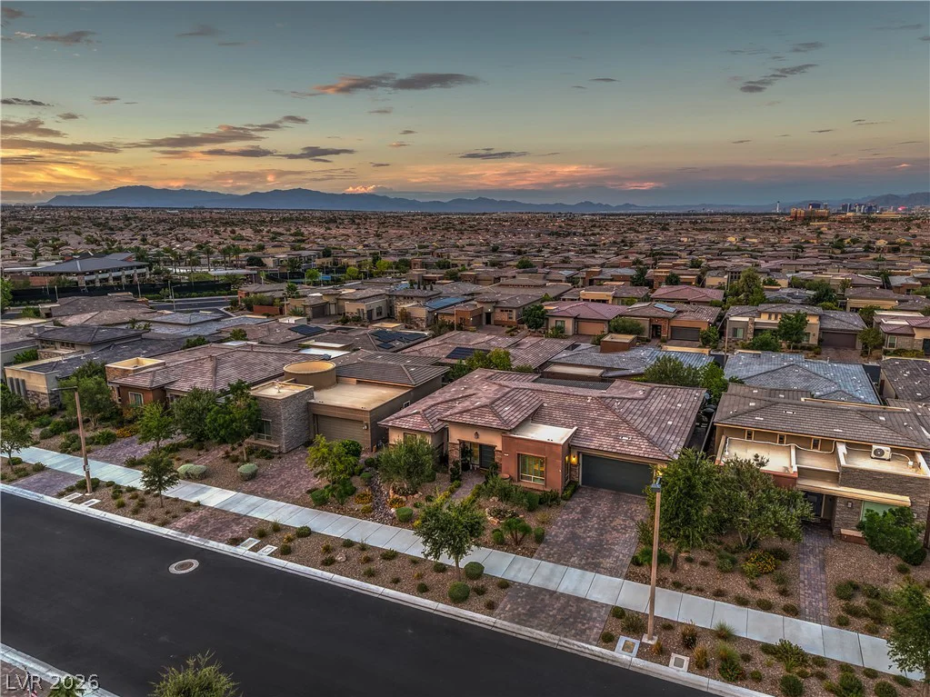 6842 Regency Crest, Las Vegas, NV 89148