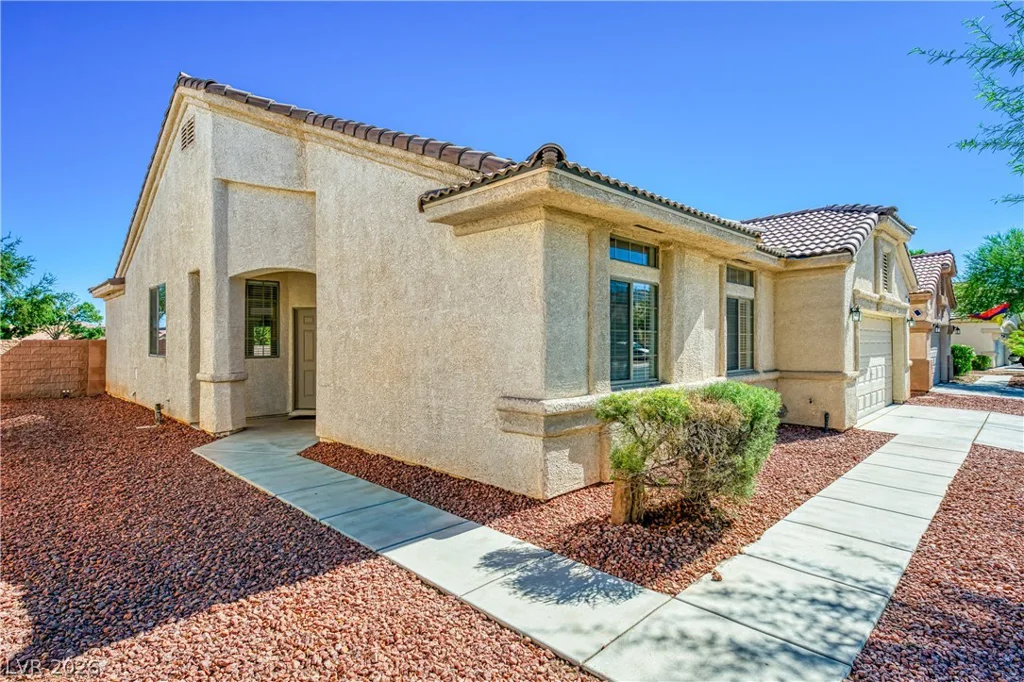 7530 Splashing Rock, Las Vegas, NV 89131