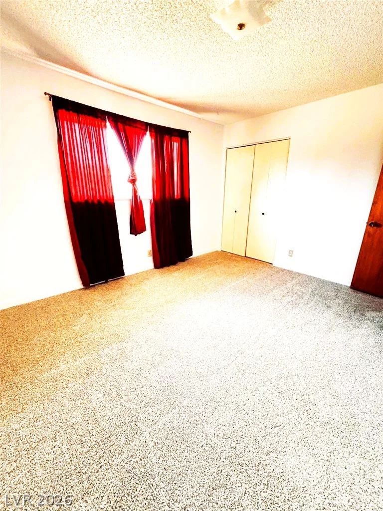 6917 Rocky Point, Las Vegas, NV 89145