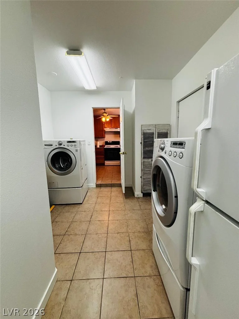 6917 Rocky Point, Las Vegas, NV 89145