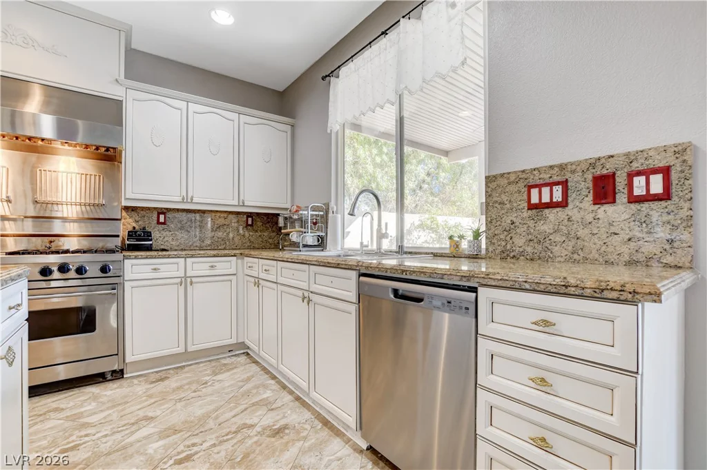 1693 Ravanusa, Henderson, NV 89052