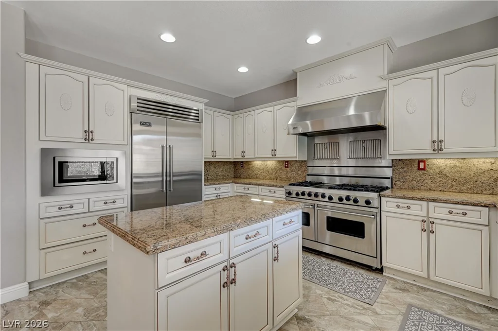 1693 Ravanusa, Henderson, NV 89052