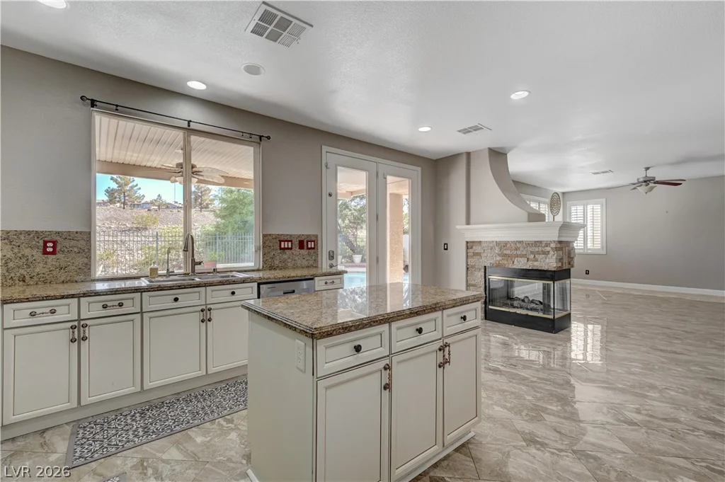 1693 Ravanusa, Henderson, NV 89052