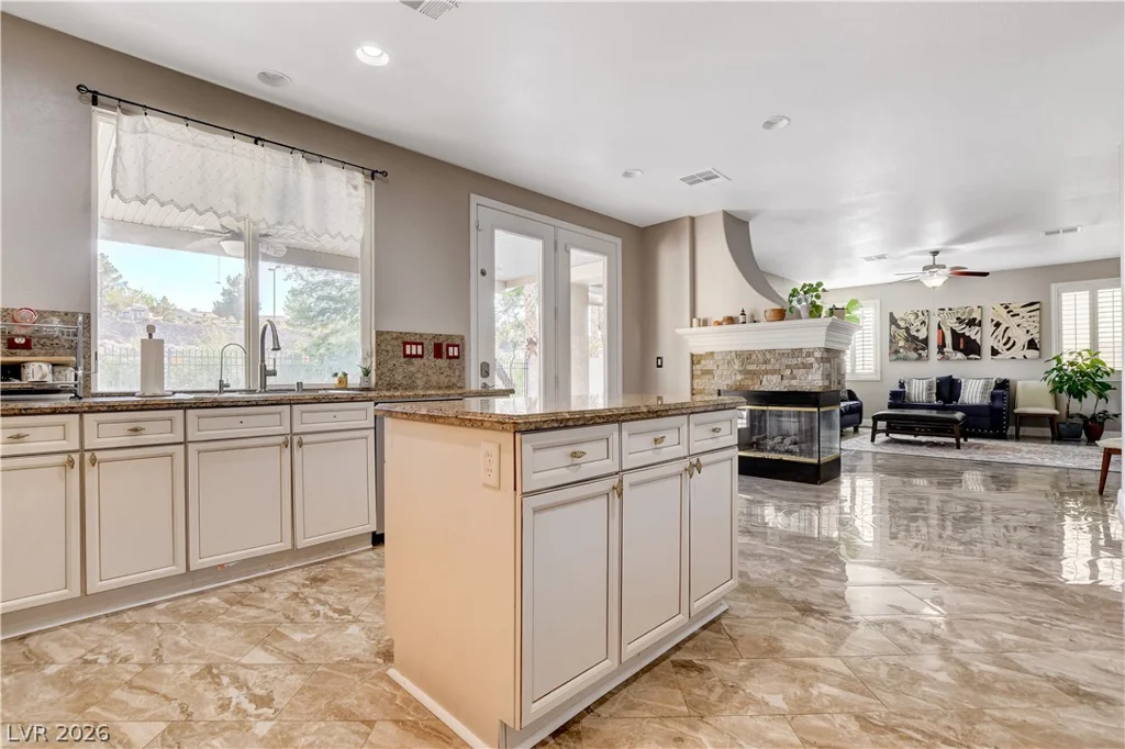 1693 Ravanusa, Henderson, NV 89052