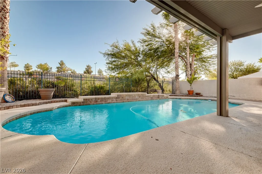 1693 Ravanusa, Henderson, NV 89052