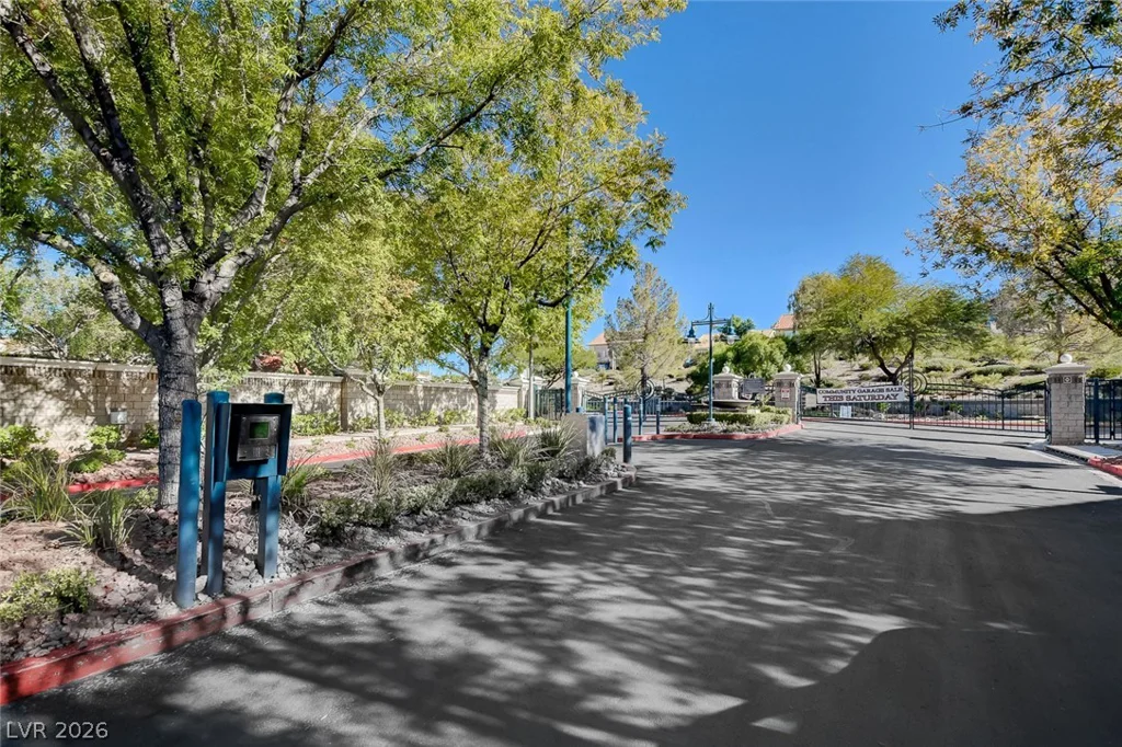 1693 Ravanusa, Henderson, NV 89052