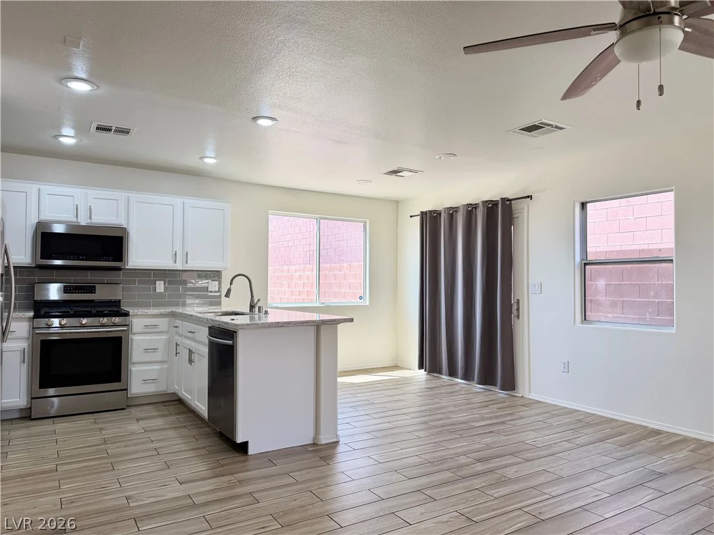 8220 Royal Lilly, Las Vegas, NV 89139