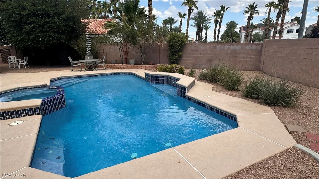 6207 Oak Park, Las Vegas, NV 89118