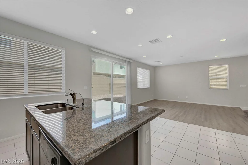 7711 Coral Cactus, Las Vegas, NV 89139