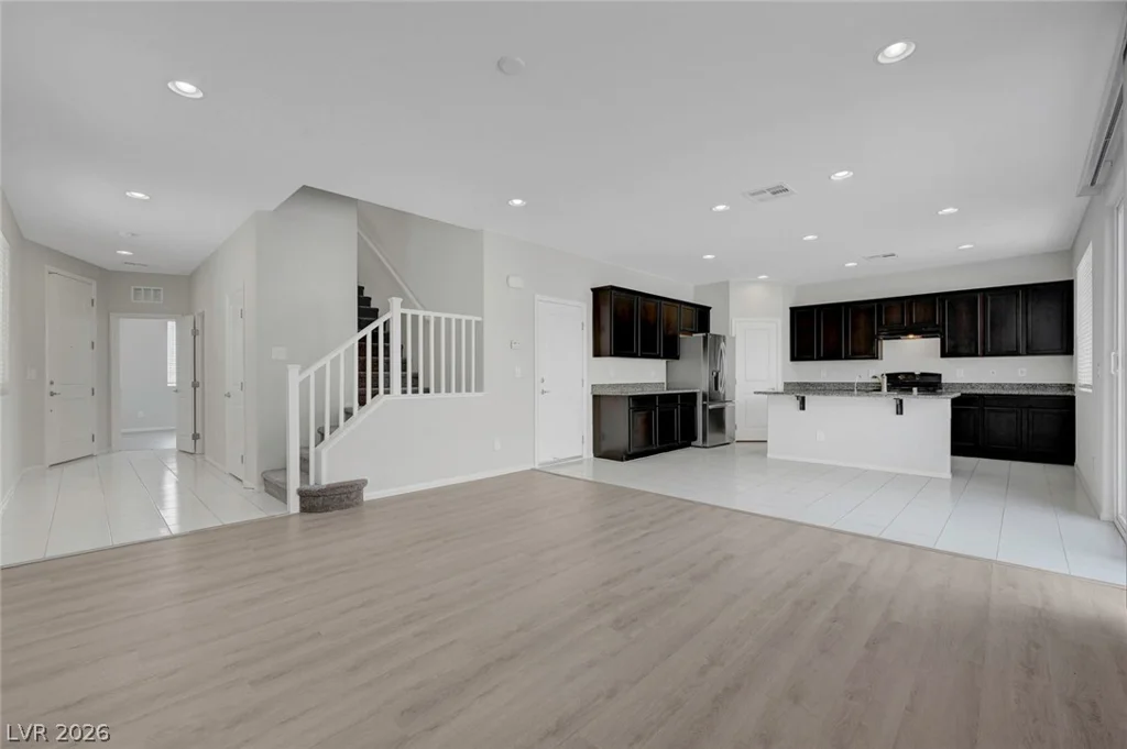7711 Coral Cactus, Las Vegas, NV 89139