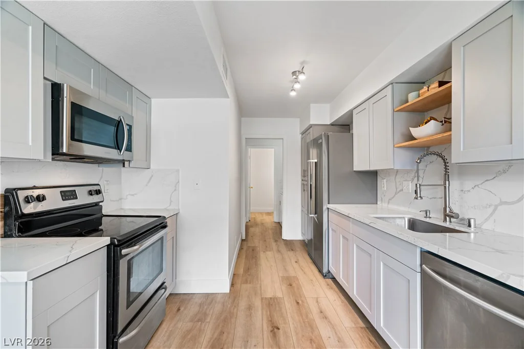 4490 Del Oro, Las Vegas, NV 89102