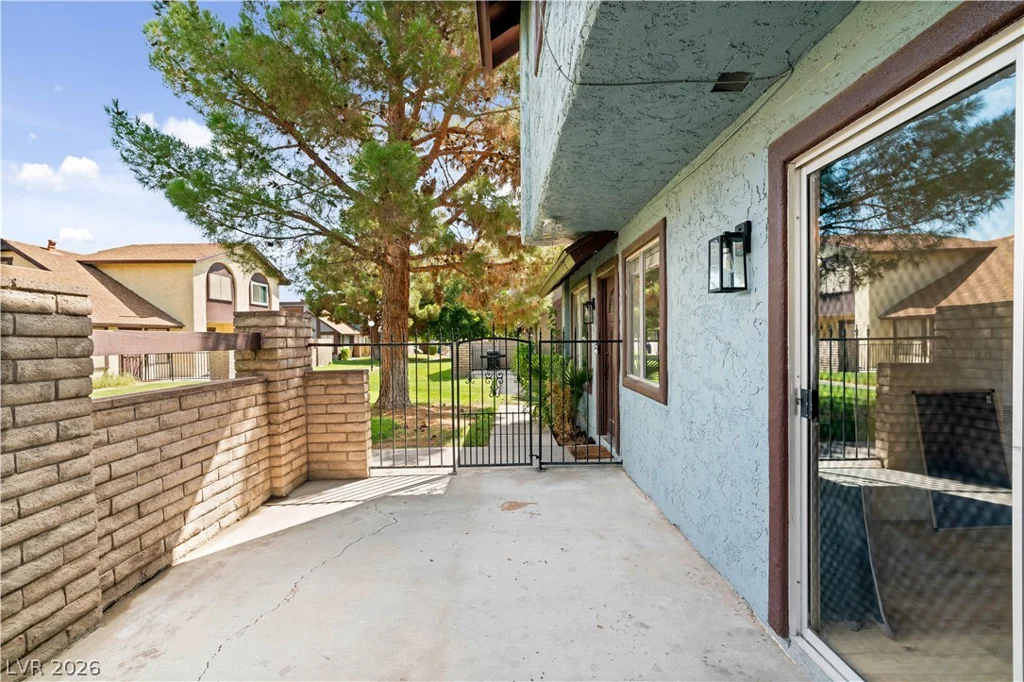 4490 Del Oro, Las Vegas, NV 89102