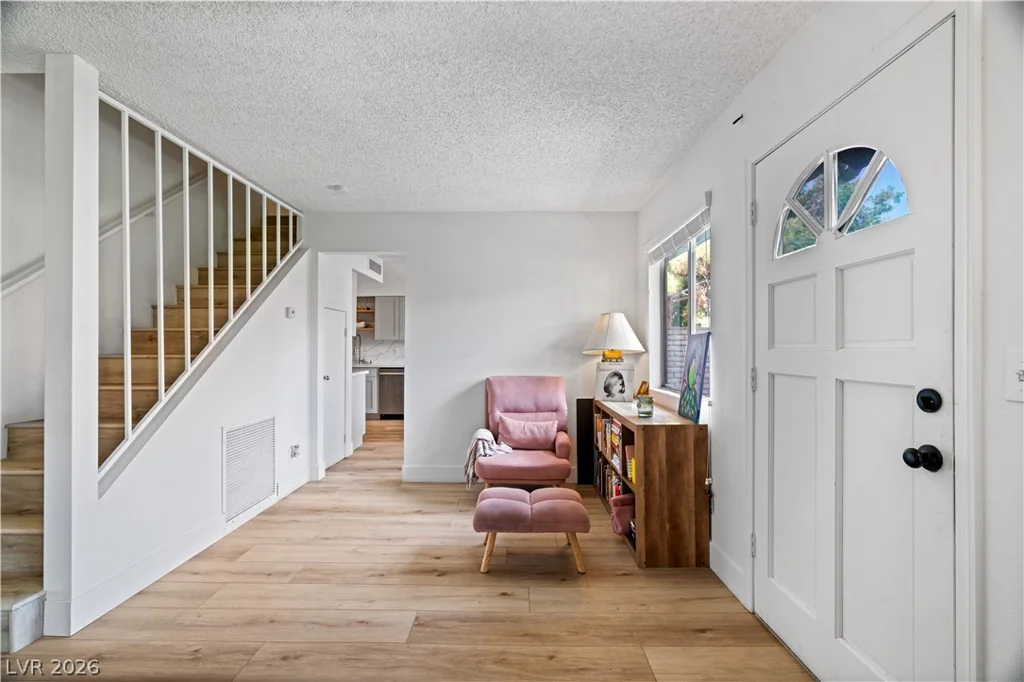 4490 Del Oro, Las Vegas, NV 89102