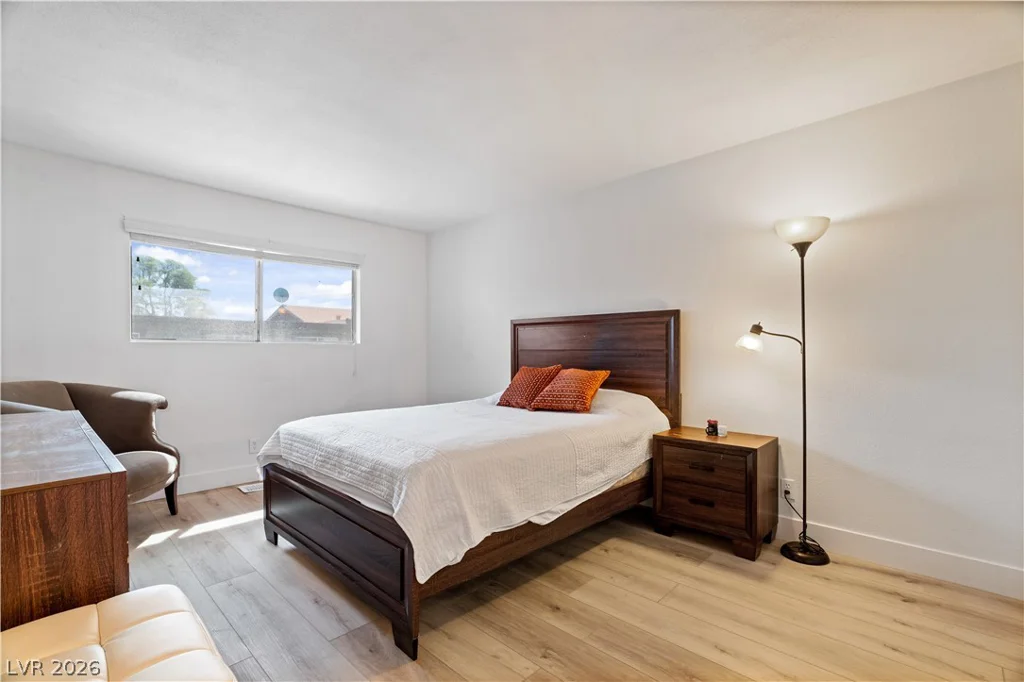 4490 Del Oro, Las Vegas, NV 89102