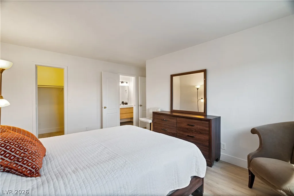 4490 Del Oro, Las Vegas, NV 89102