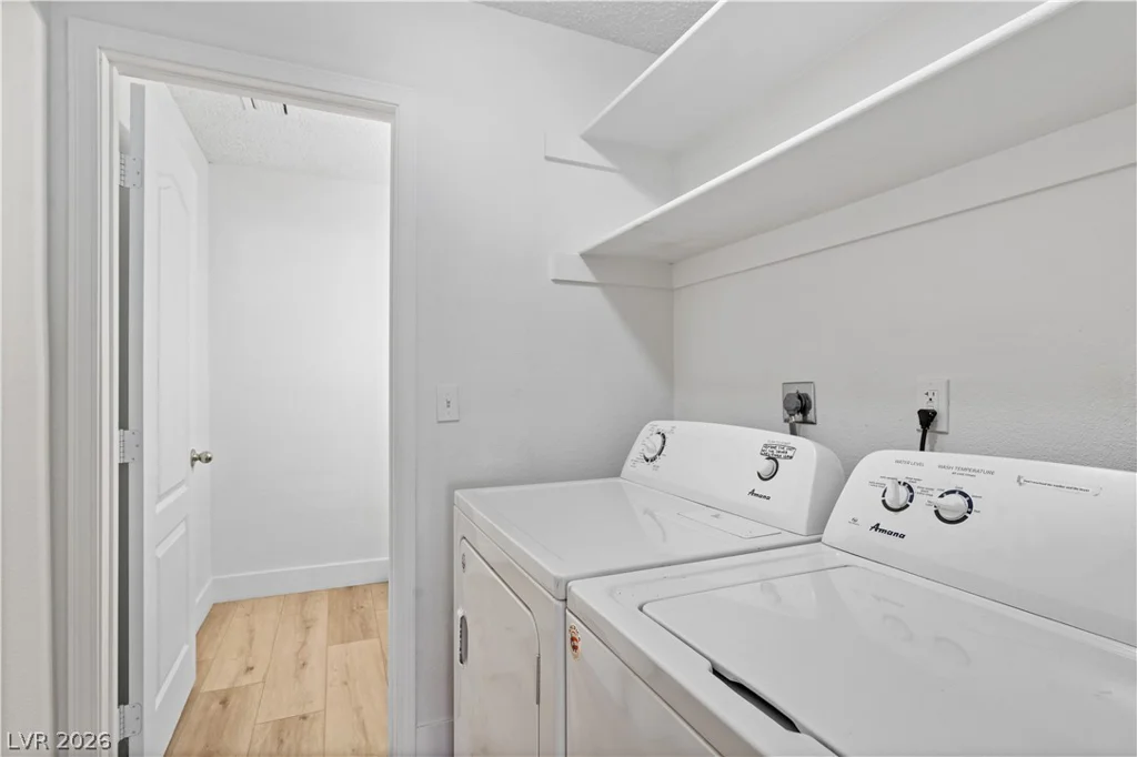 4490 Del Oro, Las Vegas, NV 89102
