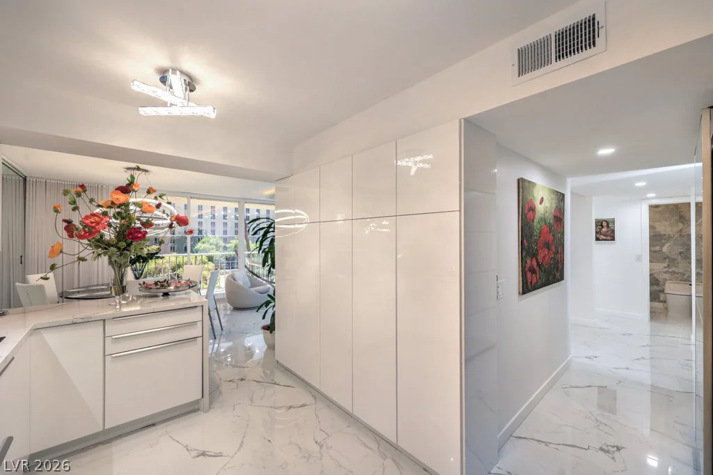 205 Harmon, Las Vegas, NV 89169