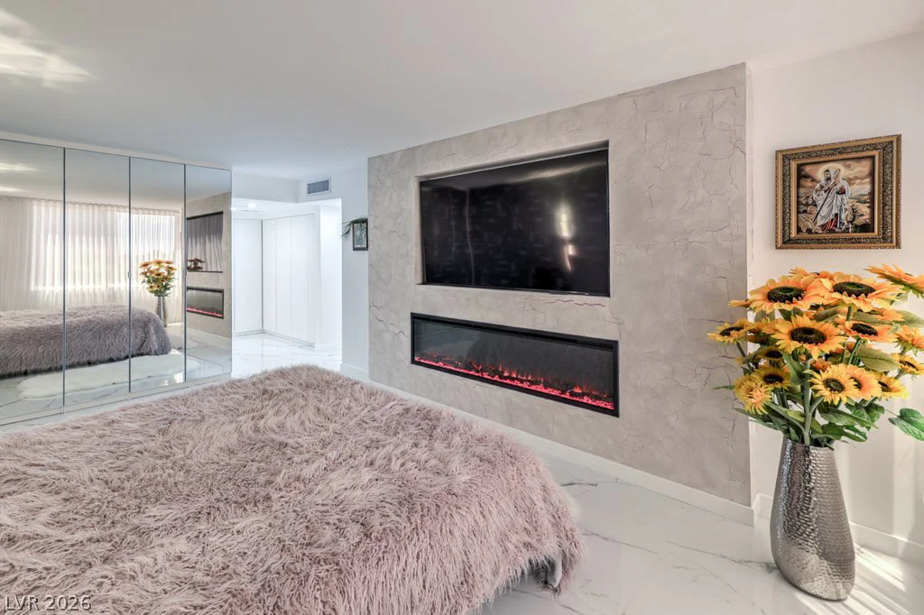 205 Harmon, Las Vegas, NV 89169