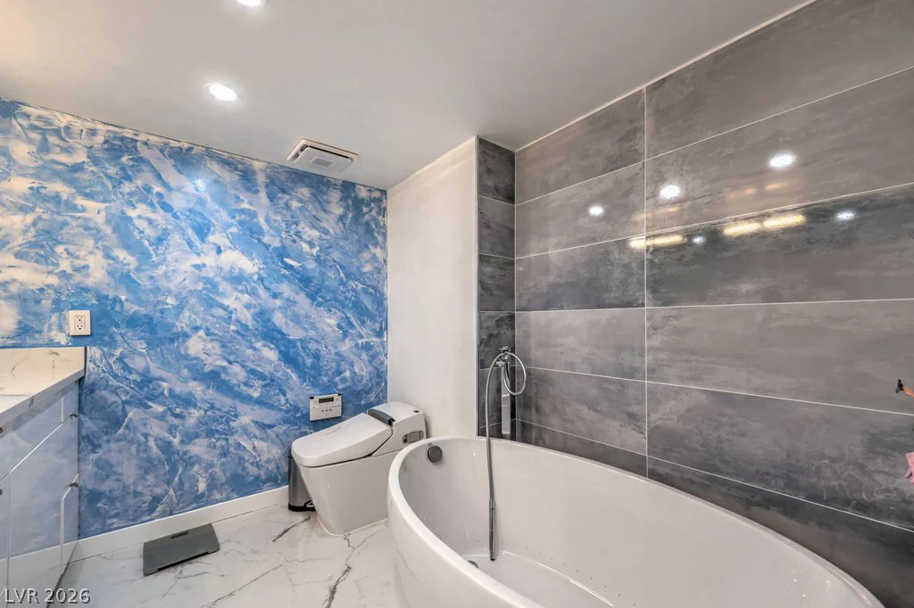 205 Harmon, Las Vegas, NV 89169