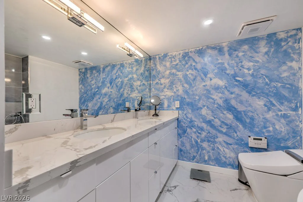 205 Harmon, Las Vegas, NV 89169
