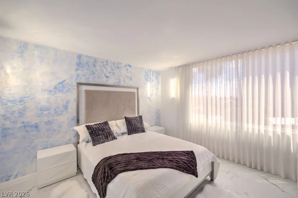 205 Harmon, Las Vegas, NV 89169